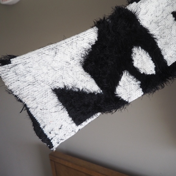 Black and White thick original sweater M/L - Picture 3 of 4